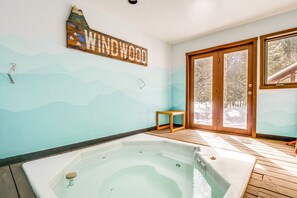 Interior - Downtown Frisco Townhome ~ 1 Mi to Lake Dillon! (Frisco)