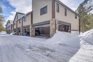 Exterior - Downtown Frisco Townhome ~ 1 Mi to Lake Dillon! (Frisco)