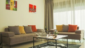 家庭公寓, 2 間臥室, 非吸煙房, 廚房 | 起居區 | 40-吋智慧型電視、衛星頻道、印表機