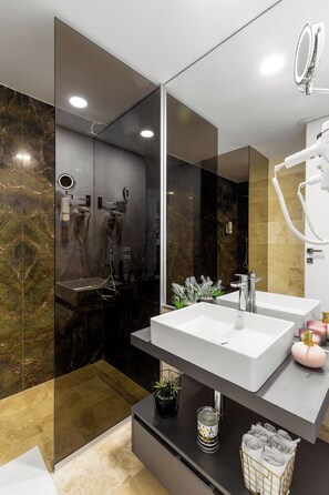 Comfort Apartment | Bathroom - Novum by the sea (Olimp)