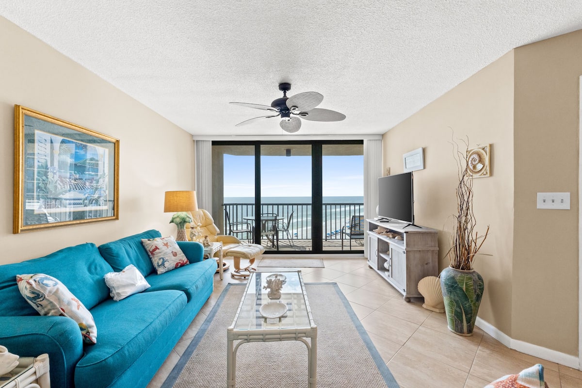 Appartement, 2 slaapkamers, uitzicht op oceaan (807B) | Woonruimte | Een 55-inch smart-tv met digitale zenders, Netflix en Hulu