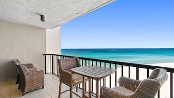 Condo, 2 quartos, vista para o oceano (907B) | Sacada