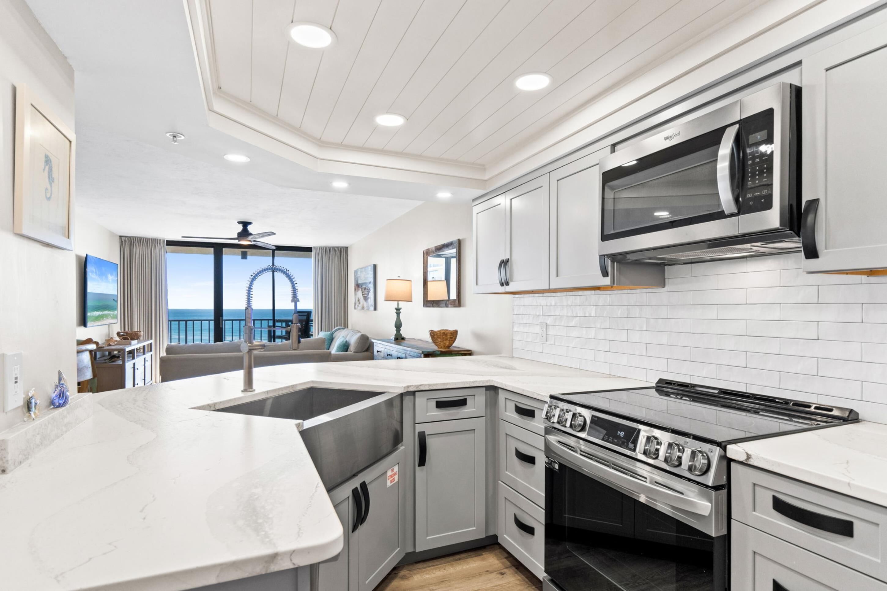 公寓式客房, 2 间卧室, 海洋景观 (513C) | 私人厨房 | 大冰箱、微波炉、烤箱、炉灶