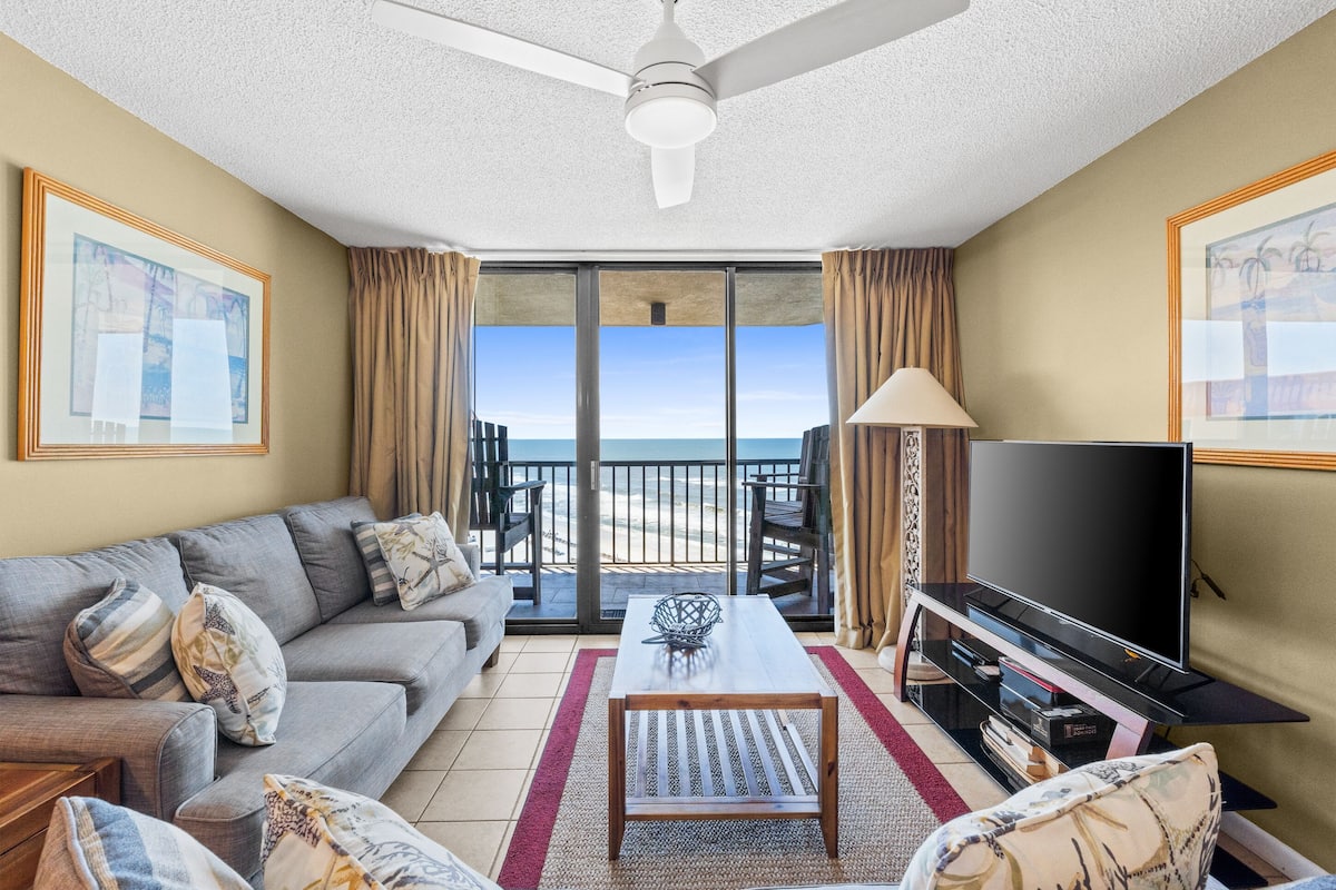 Appartement, 2 slaapkamers, uitzicht op oceaan (1113C) | Woonruimte | Een 55-inch smart-tv met digitale zenders, Netflix en Hulu