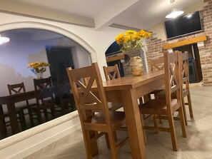 Dining - Casa Laranjeira 6 Personnes  Grande piscine chauffée - Villa Casas da Judia (T3) (Pegões)