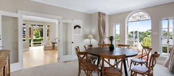 Grande Vista 5Br Manor with Pool & Mt Eden Views