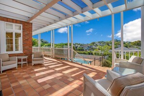 Terrace/patio - Grande Vista 5Br Manor with Pool & Mt Eden Views (Auckland Central Suburbs)