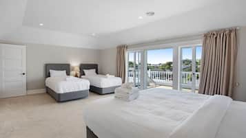 5 bedrooms, desk, iron/ironing board, free WiFi