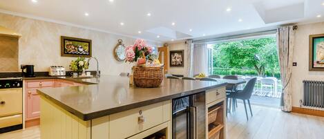 Lave-vaisselle, chaise haute