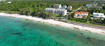 Beach Life Starts Here! Luxe Stay Near Coast!