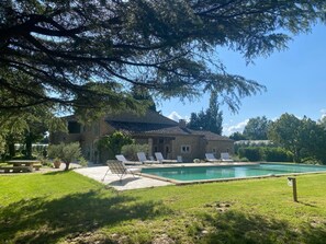 Pool - Mas Provençale Entouré de Pommiers, Piscine et Terrain de Tennis (Cavaillon)