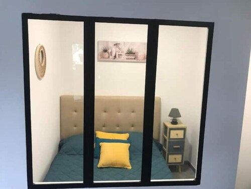 Super studio refait à neuf avec terrasse +jardin