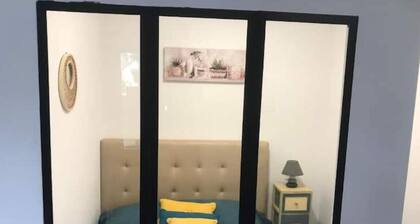 Super studio refait Ă neuf avec terrasse +jardin