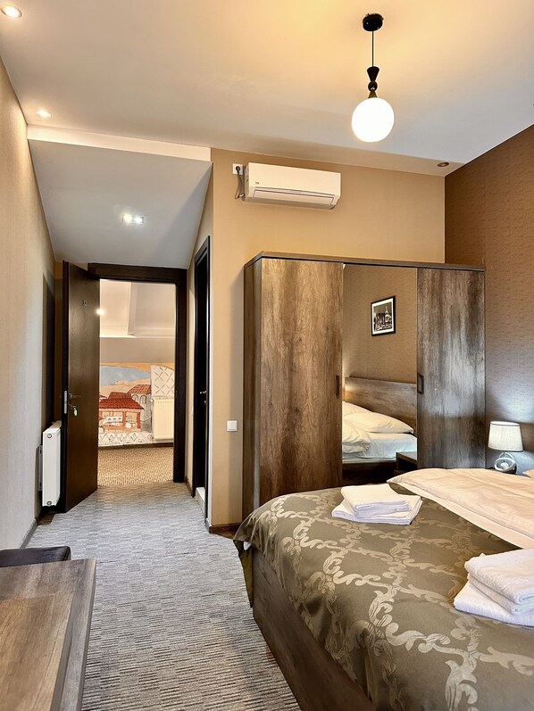 Deluxe Double Room | Living area - Old Castello Hotel And Sheesha Cafe (Tbilisi)