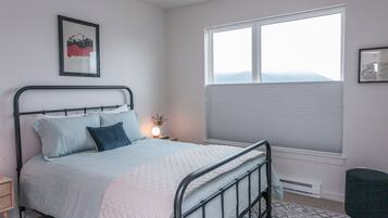 2 bedrooms, desk, iron/ironing board, travel crib