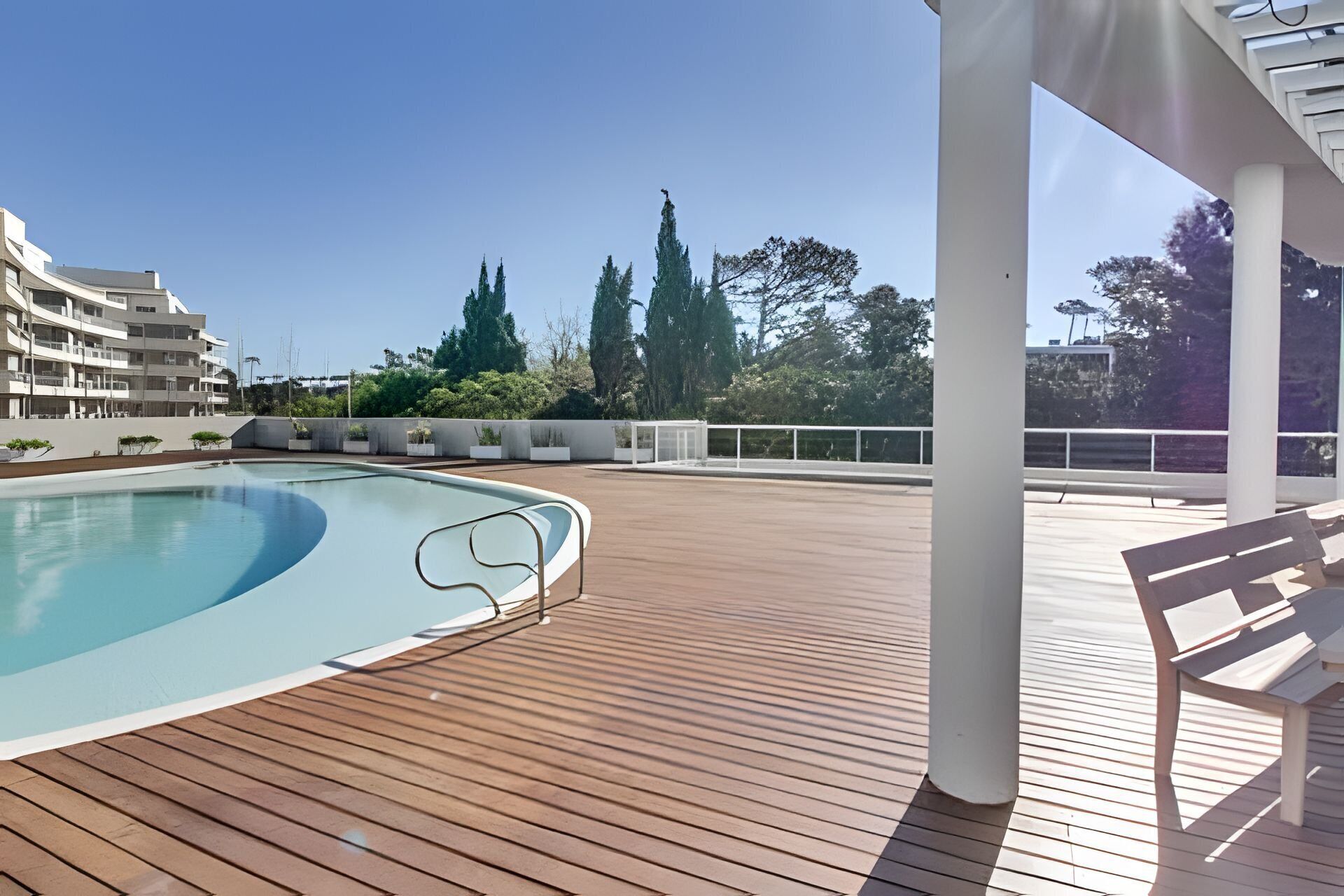 Apartment | Pool | Innenpool, Außenpool (je nach Saison geöffnet)