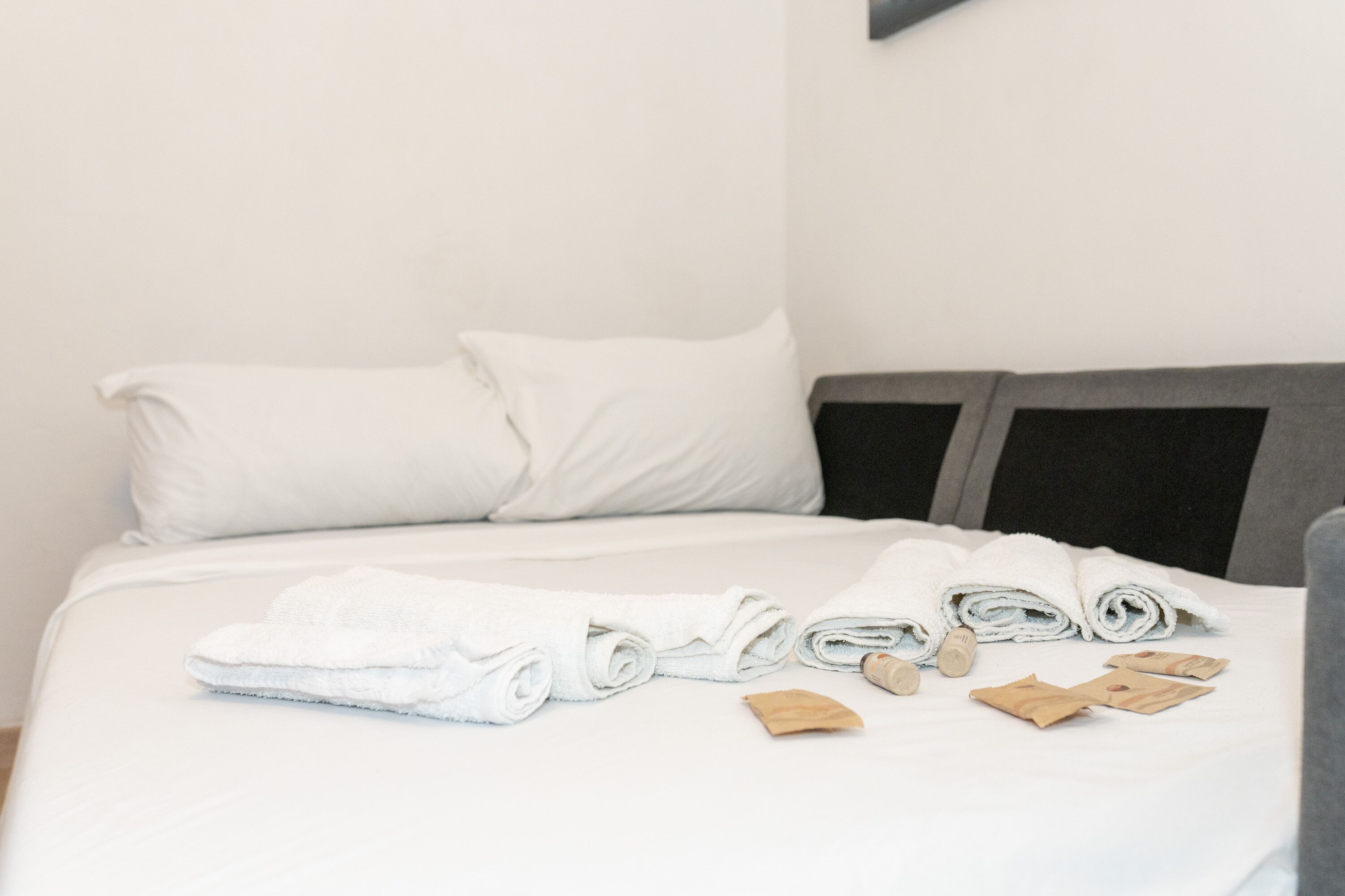 1 chambre, fer et planche à repasser, Wi-Fi gratuit, draps fournis