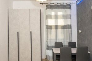 Dining - Apartment Colli [3m Metro] (Roma)