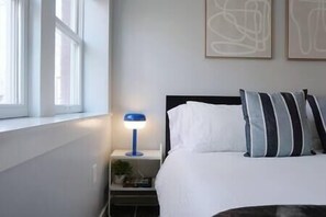 1 dormitorio, tabla de planchar con plancha, cuna de viaje y wifi