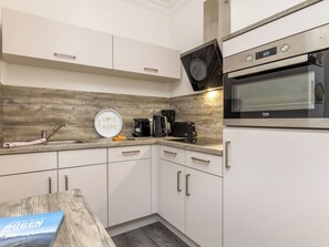 Fridge, oven, dishwasher, coffee/tea maker