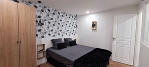 2 Schlafzimmer, Reisekinderbett, kostenloses WLAN, Bettwäsche