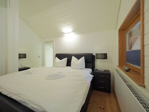 3 chambres, fer et planche à repasser, Wi-Fi gratuit