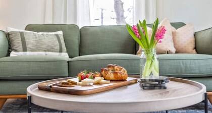 New England Charm, Portland - Parking included