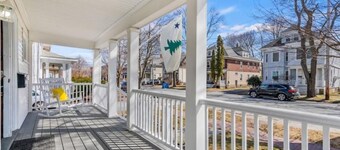 New England Charm, Portland - Parking included