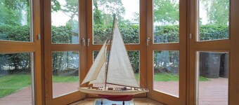 Ferienhaus Marie mit Drei Schlafzimmern, Einem Großzügigen Wohnzimmer und Zwei Bädern. Zwei Stellplätze und Zugang zur Hauseigenen Sauna Sind Inkl