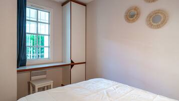 2 bedrooms