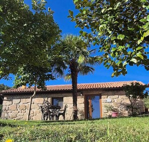 Front of property - (Covilhã)