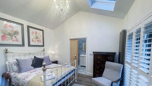 Hus, 5 soverom, 2 bad, fjellutsikt | 5 soverom, barnesenger (inkludert) og sengetøy