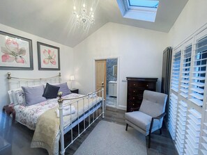 House, 5 Bedrooms, 2 Bathrooms, Mountain View | 5 bedrooms, free cribs/infant beds, bed sheets - Bayview Holiday Home (Dunmore East)