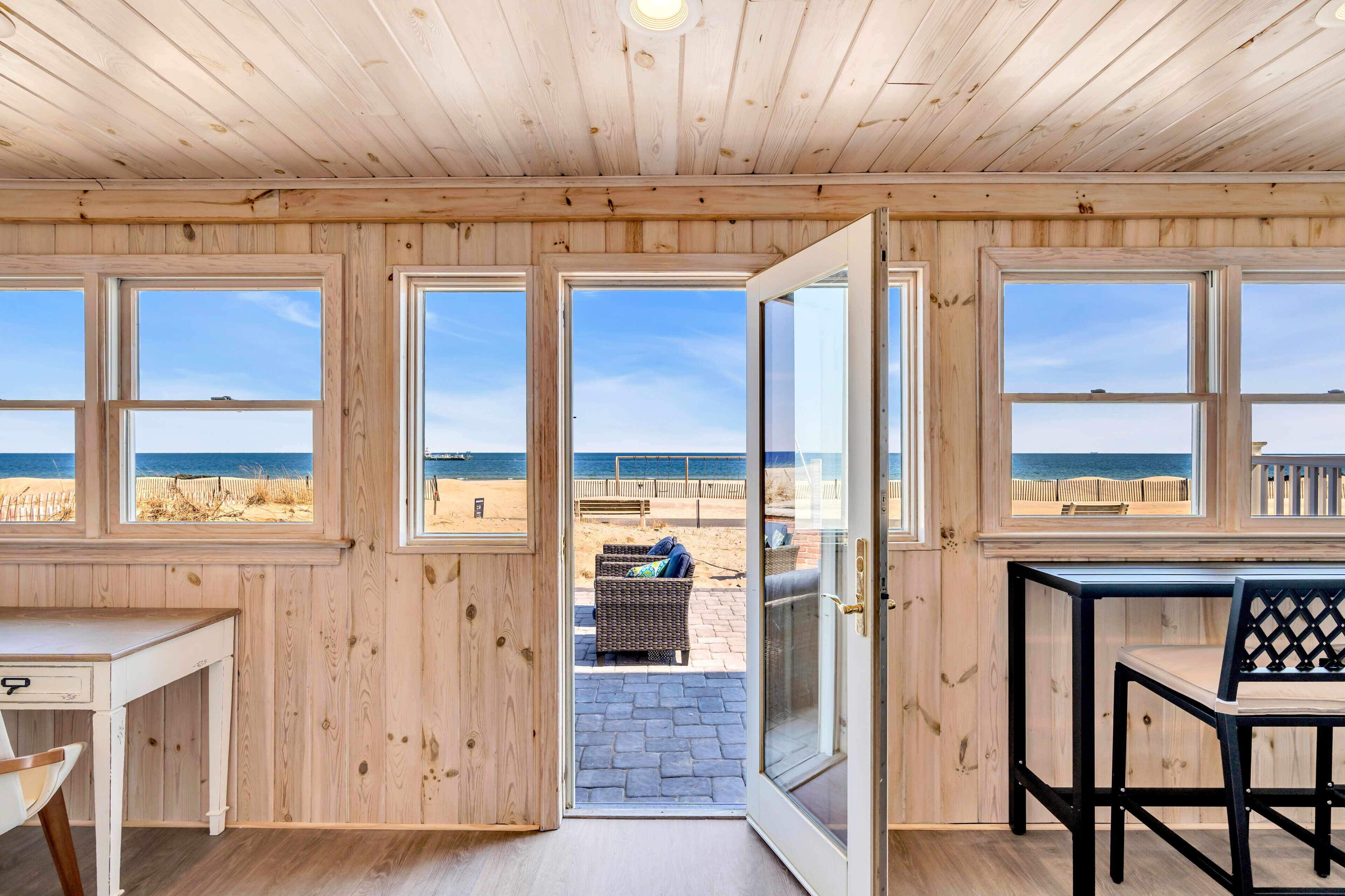 Ocean Front Beach Cottage with Relaxing views and sound of the Ocean