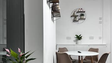 Apartment, Private Bathroom (Two Bedroom) | Dining