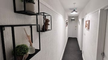 Apartment, Private Bathroom (Two Bedroom) | Lobby