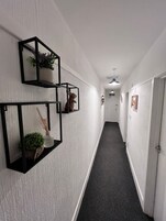 Apartamento, baño privado (Two Bedroom) | Vestíbulo