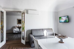 Panoramic Apartment | Dining room - La Perla del Duomo by Wonderful Italy (Catania)