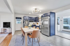 Dining - Pet-friendly, 5BR,4BA 8-bed, private pool+firepit, home + apt, 3 min to Furman (Greenville County)