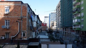 Unclassified image, 2 of 114, button - D-Rooms (Tirana)