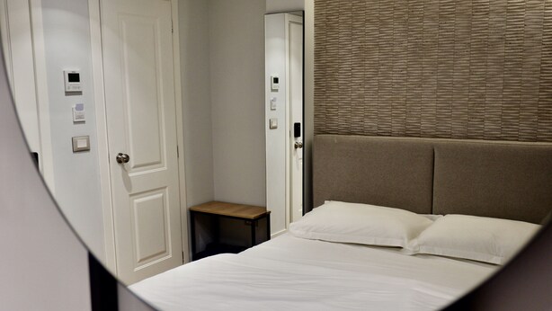 Unclassified image, 1 of 114, button - D-Rooms (Tirana)