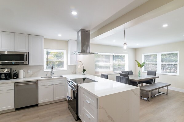 Private kitchen - NEW Amazing Home in Hollywood FL (Hollywood)