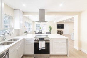 Private kitchen - NEW Amazing Home in Hollywood FL (Hollywood)