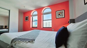 1 bedroom, iron/ironing board, travel cot, WiFi - Walk to Everything From The Lofts Suite 502 (West Palm Beach)