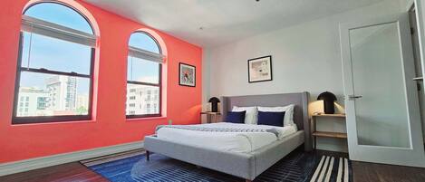 1 habitación, tabla de planchar con plancha, cuna de viaje y wifi