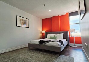 1 soverom, strykejern/-brett, reiseseng for barn og wi-fi