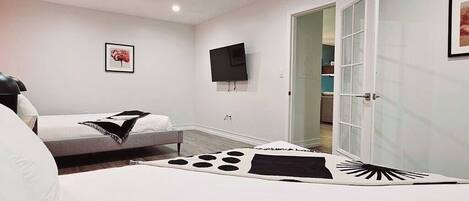 1 chambre, fer et planche à repasser, Wi-Fi, draps fournis