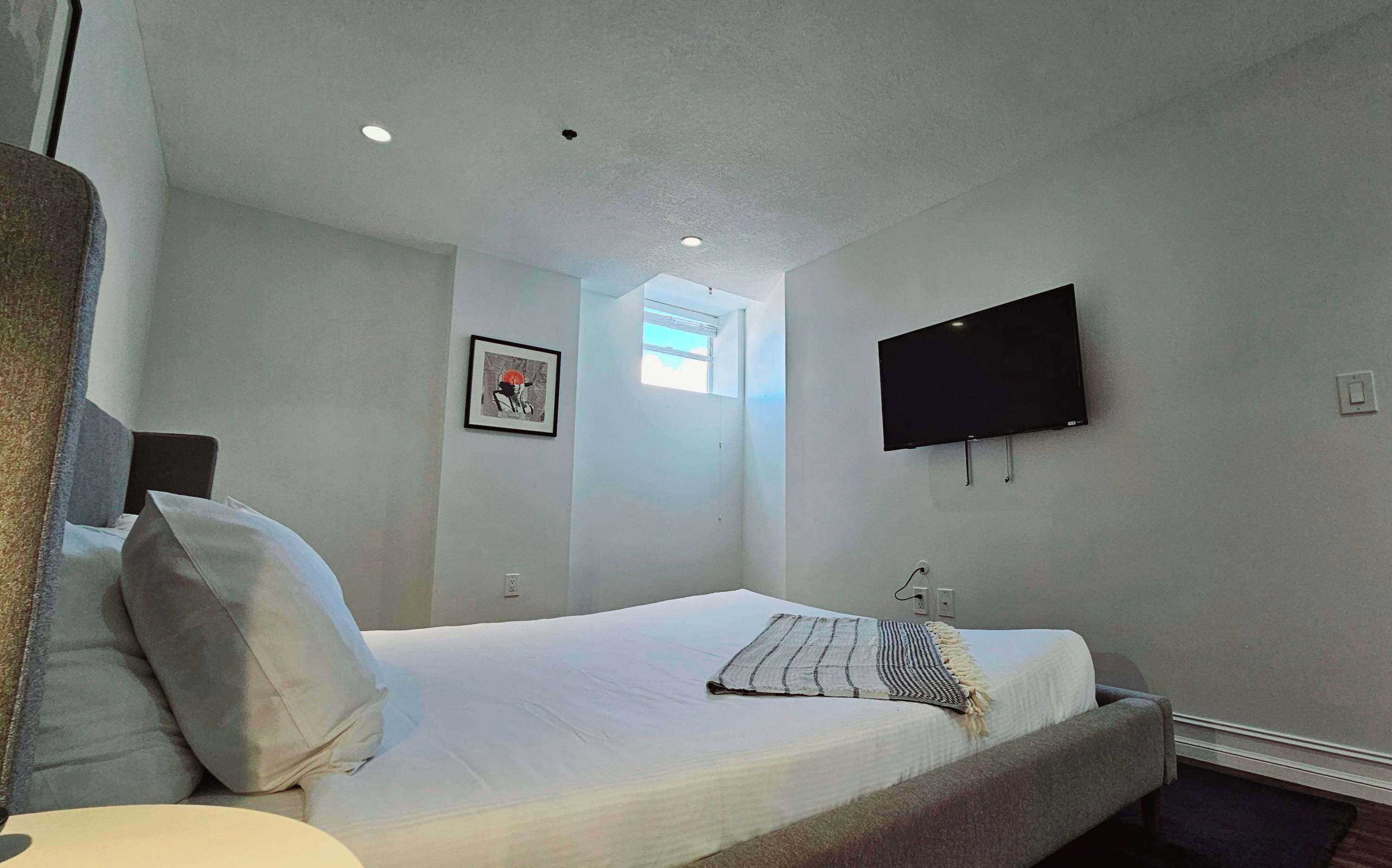 1 chambre, fer et planche à repasser, lit parapluie, Wi-Fi