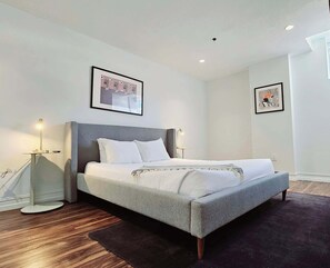 1 bedroom, iron/ironing board, travel cot, WiFi - Walk to Everything From The Lofts Suite 308 (West Palm Beach)