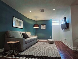 TV - Walk to Everything From The Lofts Suite 308 (West Palm Beach)